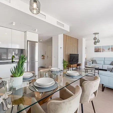 Bright With Private Terrace By Caseo